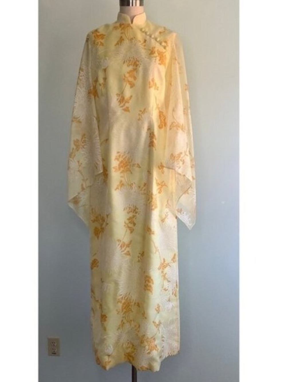 Authentic 70s Alfred Shaheen Angel Wing Gown w/ Mandarin Collar - Size L